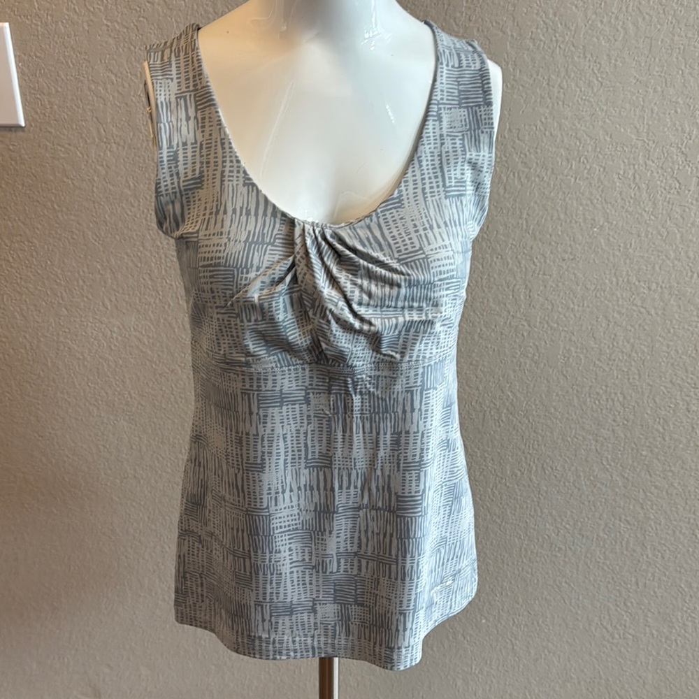 Patagonia medium Gray Patterned Sleeveless Top